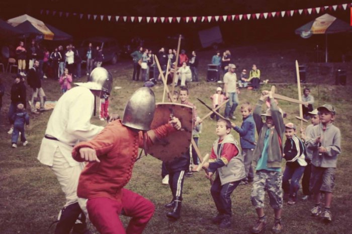 Ilustračný obrázok k článku Šášov opäť ožije hradnými hrami: Prechádzka strašidelným lesom aj ohňová šou